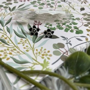 NWT black crystal flower studded earrings